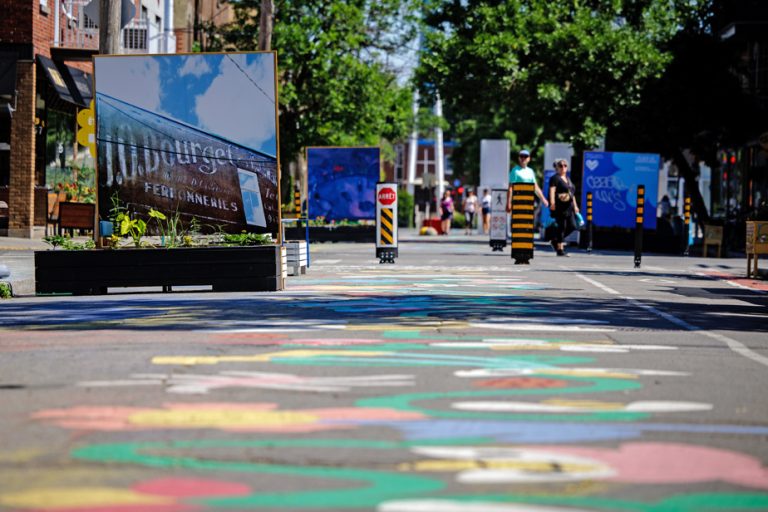 The pedestrian streets of Montreal |  De Castelnau, an open-air gallery