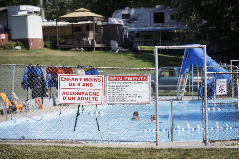 The situation is improving in swimming pools, despite the shortage of lifeguards