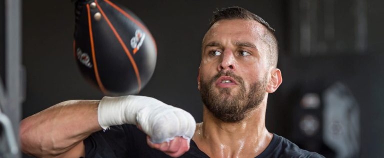 The vehicle of ex-boxer David Lemieux targeted by arson in Laval