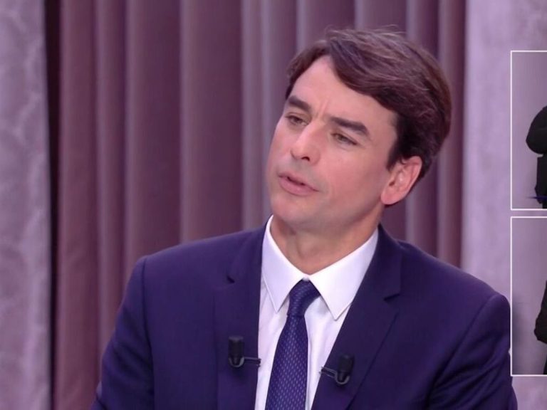 Three months after his interview with Emmanuel Macron, Julian Bugier responds to criticism and reveals behind the scenes of his interview with the Head of State