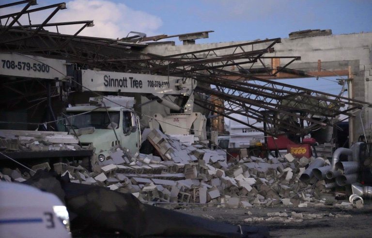 Tornado makes landfall near O’Hare Airport in Chicago