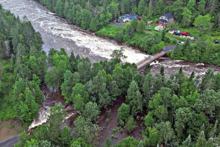 Torrential rain |  Roads cut, nearly 1,000 evacuees