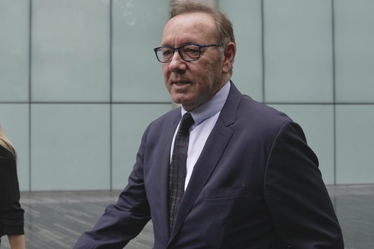 Trial in London |  Kevin Spacey continues to deny any sexual assault