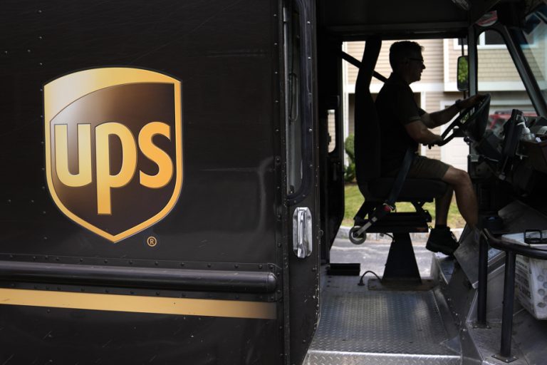 UPS has reached a tentative agreement with 340,000 unionized employees