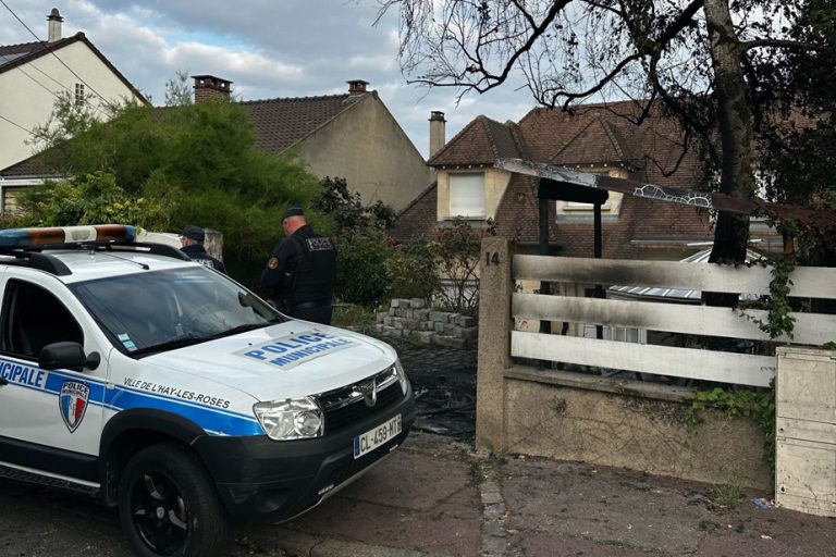 Violence in France |  The attack on a mayor’s house provokes shock