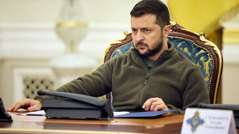 Volodymyr Zelensky in Türkiye to try to extend grain deal