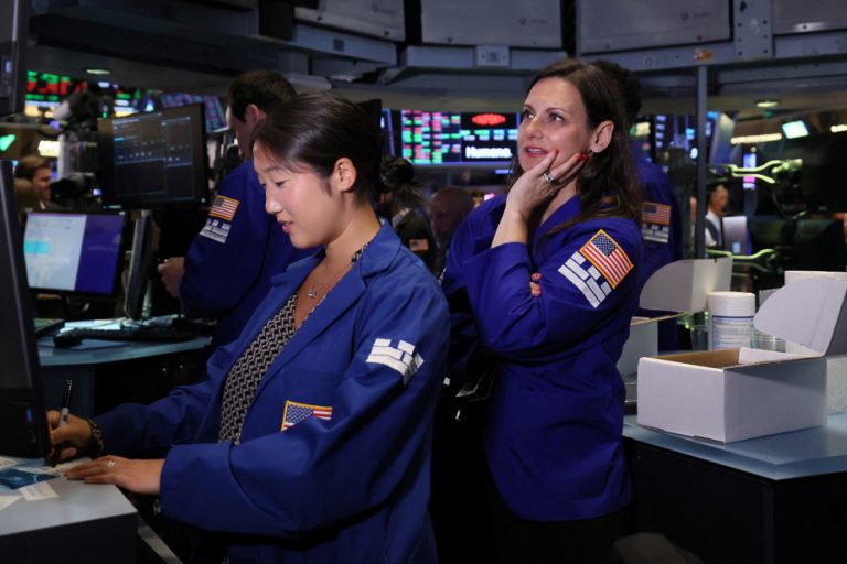 Wall Street ends up, eleventh positive session for the Dow Jones