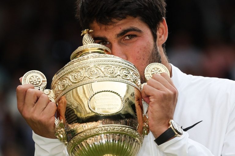 Wimbledon |  Carlos Alcaraz overthrows Novak Djokovic in the final