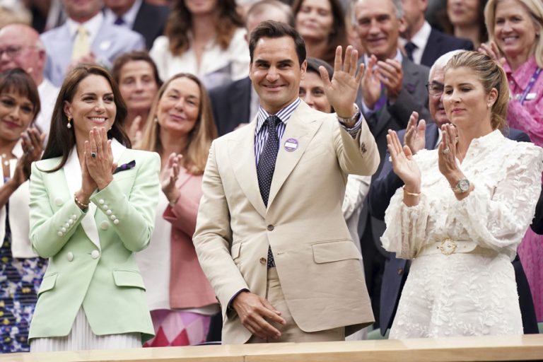 Wimbledon |  Roger Federer inducted into the royal box