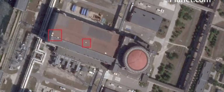 Zaporizhia: Satellite images possibly show explosives on the roof of Reactor 4