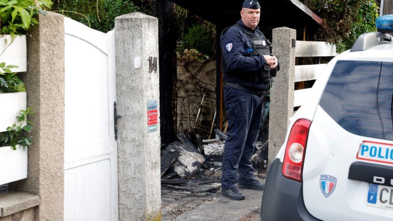 twelve people arrested after the attack on the home of the mayor of L’Haÿ-les-Roses