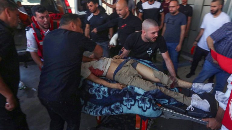 a major operation by the Israeli army kills at least 8 Palestinians in Jenin