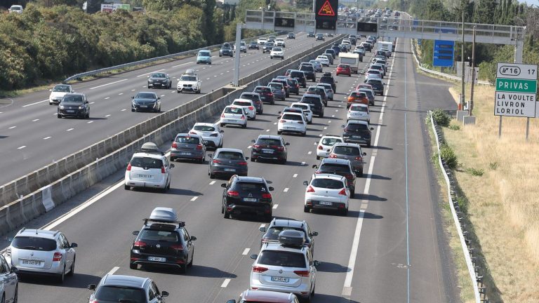 about 660 km of traffic jams in France at midday