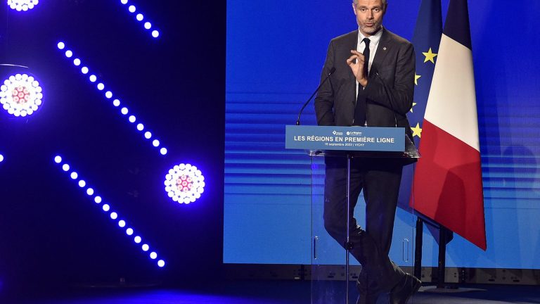 from his Auvergne-Rhône-Alpes region, Laurent Wauquiez cultivates his presidential stature