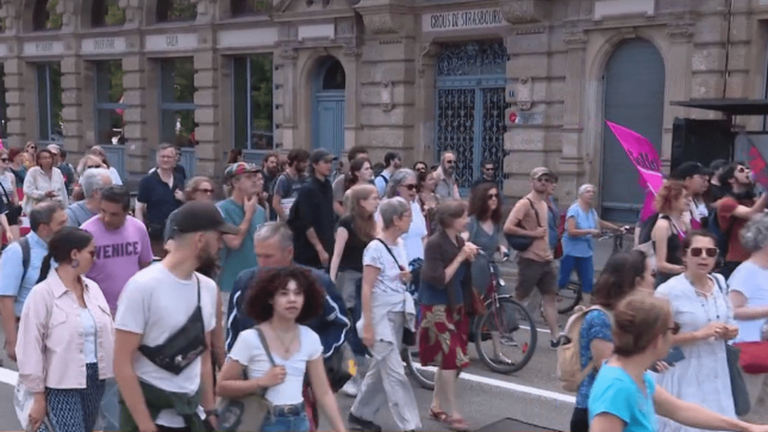 many citizen marches in France