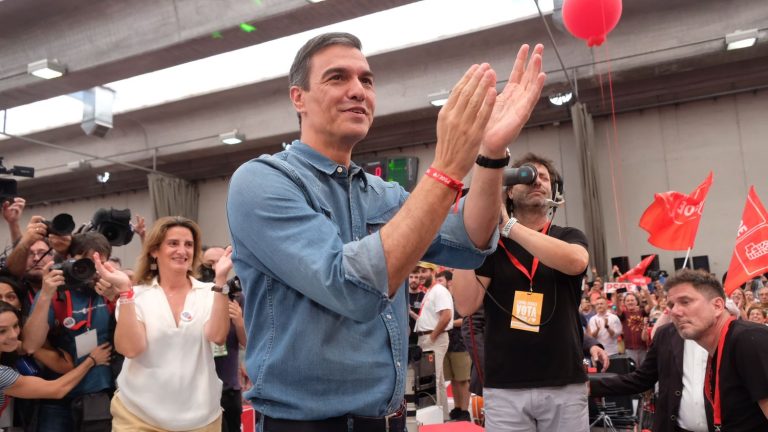 on the eve of the legislative elections, Pedro Sanchez and his supporters still want to believe in victory