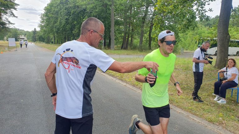 six hours of running in full sun for a dozen volunteers, to study the resistance of our organism