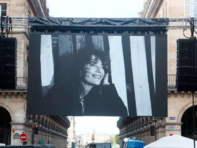 stars present, unfolding… all about the farewell ceremony for Jane Birkin