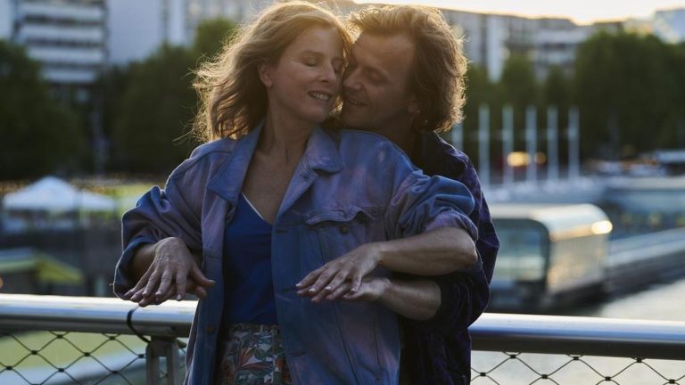 the fiery, fragile and powerful encounter between Alex Lutz and Karin Viard