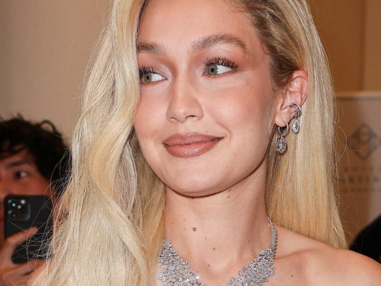 the most famous model Gigi Hadid arrested by the police for possession of marijuana!