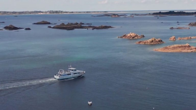 to preserve the environment, the island of Bréhat has established visitor quotas for the summer