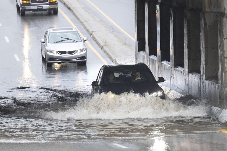 Ahuntsic-Cartierville |  A street flooded this summer partially closed for work