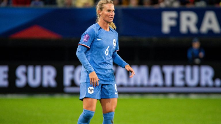 Amandine Henry, the boss ready to find her place with the Blues