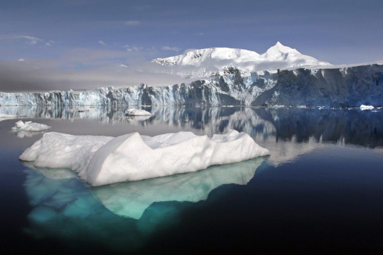 Antarctica |  The maximum annual surface area of ​​the sea ice has never been so small