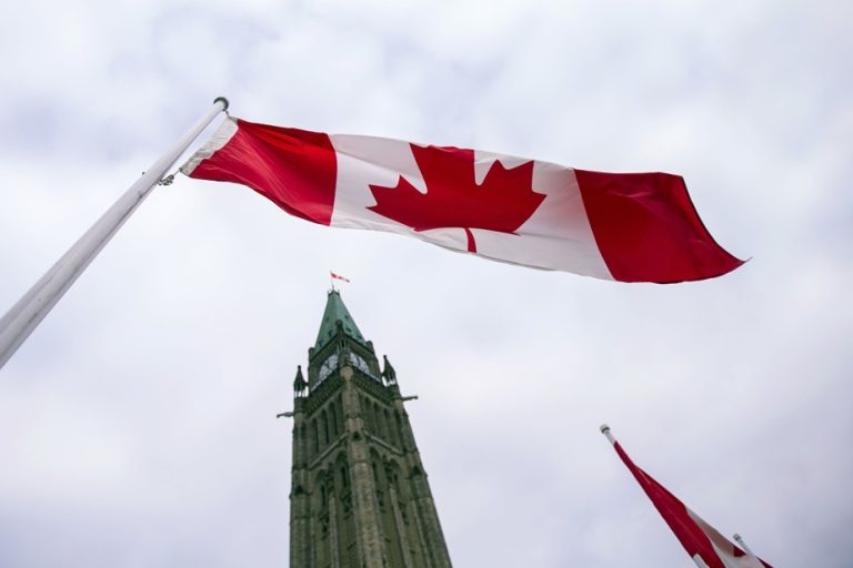 April to July 2023 |  Ottawa posts a deficit of 1.2 billion