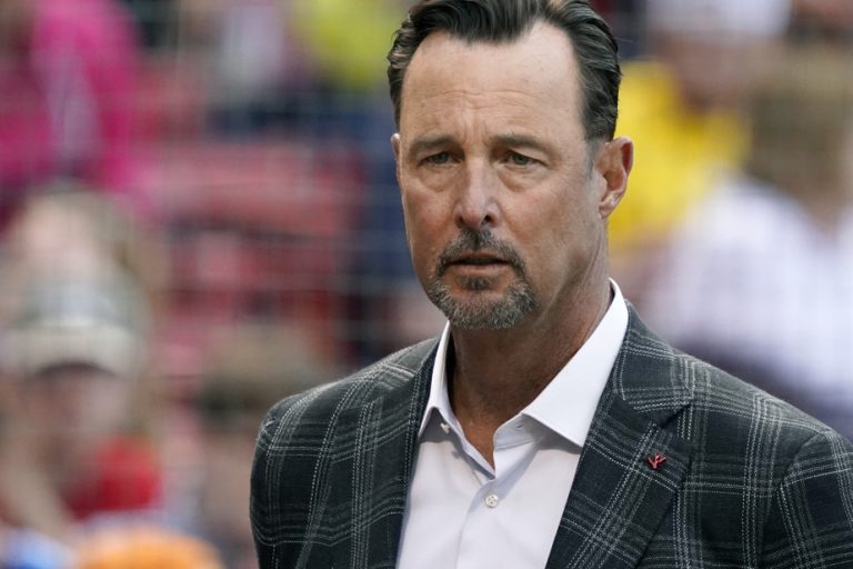 Boston Red Sox |  Former pitcher Tim Wakefield is ill