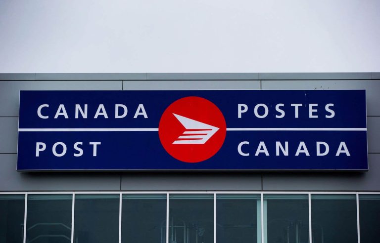 Canada Post reviews its collection of information