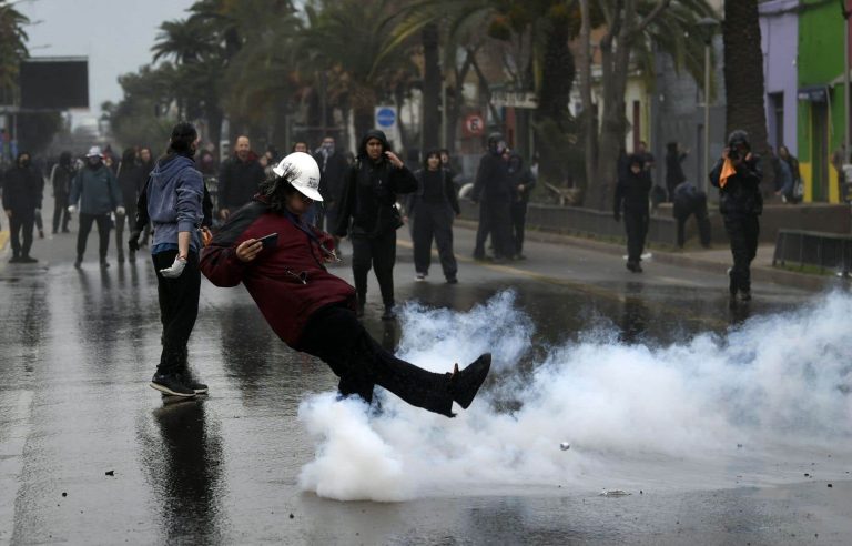 Clashes during a march in memory of Pinochet’s victims