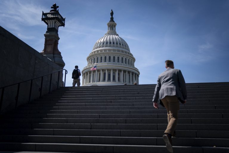 Congress in an impasse, the United States under threat of budgetary paralysis