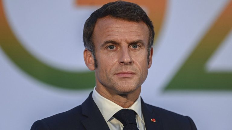 Emmanuel Macron will be the guest on the 8 p.m. news on TF1 and France 2 on Sunday