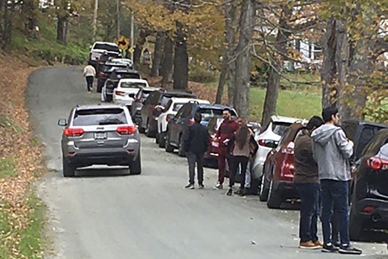 Fall Colors |  Vermont closes busy road