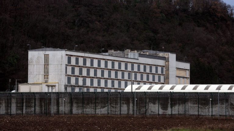 For the prison controller, the Grenoble-Varces remand center “no longer has the means to operate”