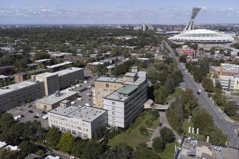 Former head office of the CSSDM |  The future of an abandoned site in Rosemont at the heart of debate