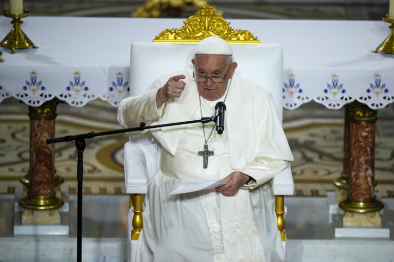 France |  In Marseille, the Pope denounces “the paralysis of fear” in the face of migrants