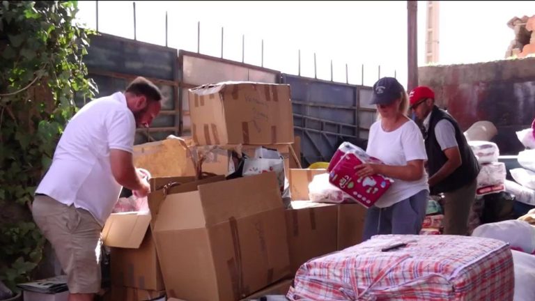 French volunteers help Moroccan rescuers