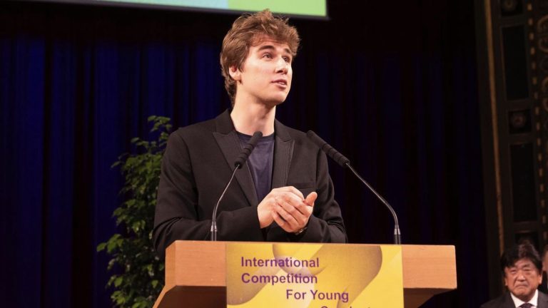 Frenchman Swann Van Rechem wins the 58th international competition for young conductors in Besançon