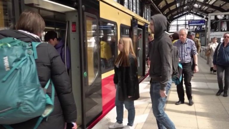 Germany: several cities offer free transport tickets to residents who give up their vehicles