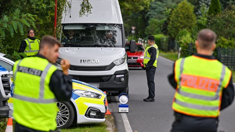 Germany strengthens border controls with Poland and the Czech Republic