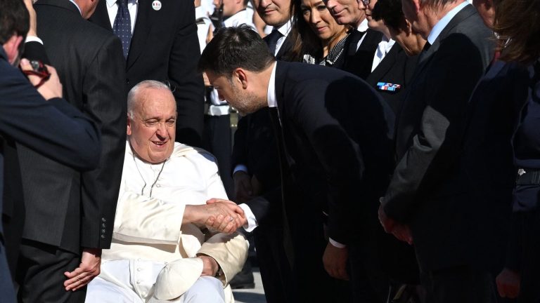 “He has an extremely courageous message”, greets the mayor of Marseille