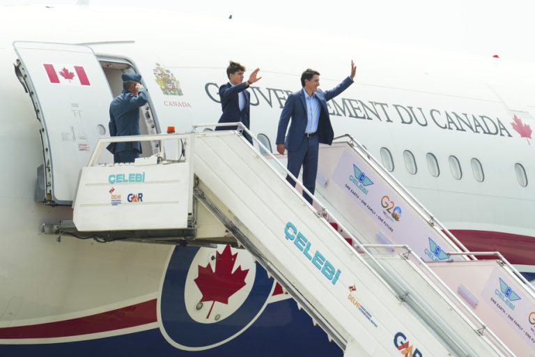 His plane grounded |  Trudeau finally leaves India