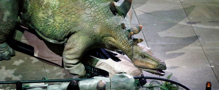 Jurassic World at the Videotron Center: dinosaurs invade Quebec