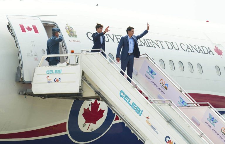 Justin Trudeau leaves India after being delayed by plane problem