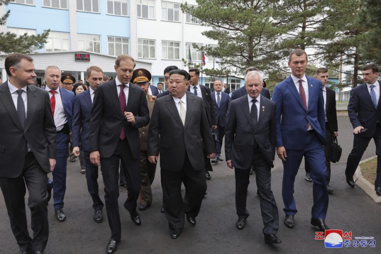 Kim Jong-un is greeted by the Russian Defense Minister