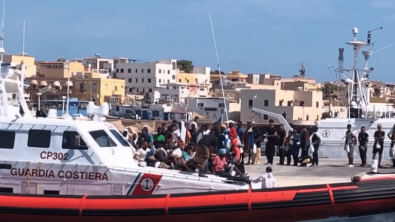 Lampedusa: faced with the influx of migrants, Europe is at an impasse