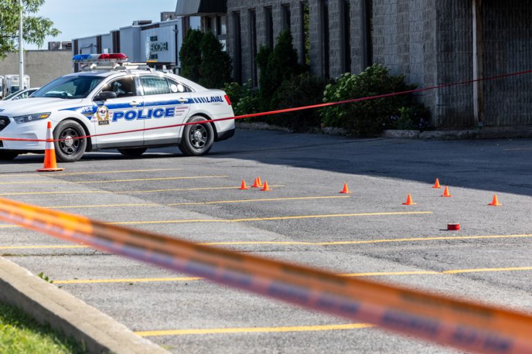 Laval |  Vehicles damaged by gunfire in front of Luigi Coretti’s business