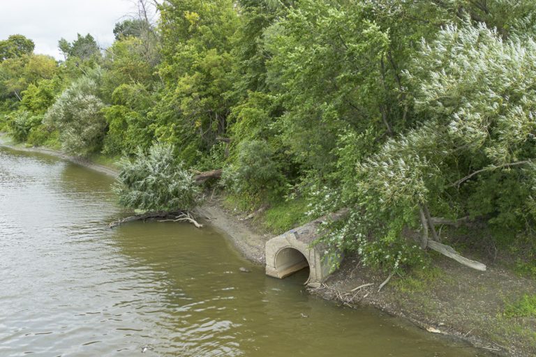 Municipal water infrastructure program |  Quebec finances the repair of sewers even if they flow into waterways